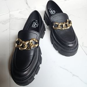 Black Women's shoes Brand No Boundaries Comfort W/gold Chain size 8W  NEW
